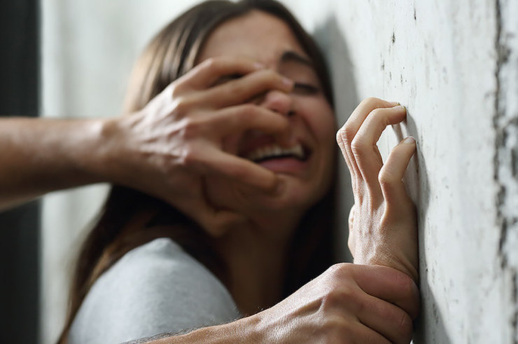 Старые раны: как сексуальное насилие влияет на дальнейшую жизнь?